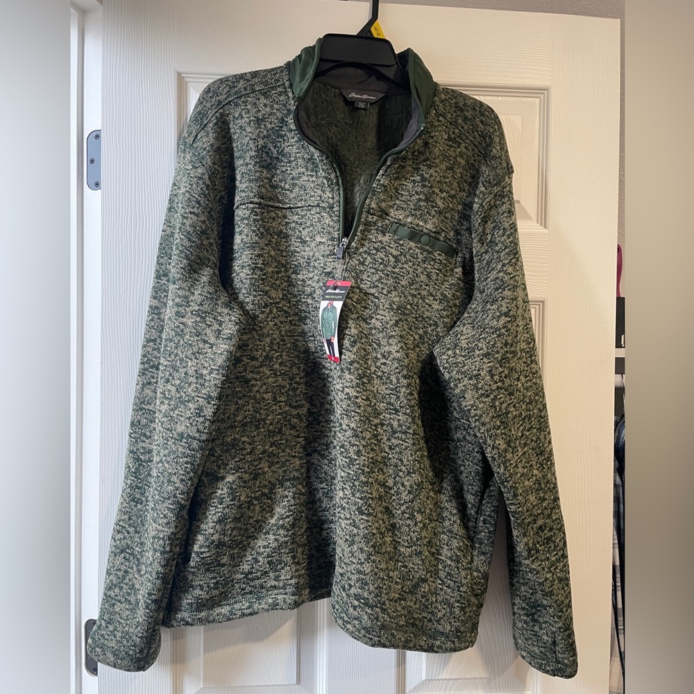 Mens eddie Bauer green sweatshirt, NWT. Size xl